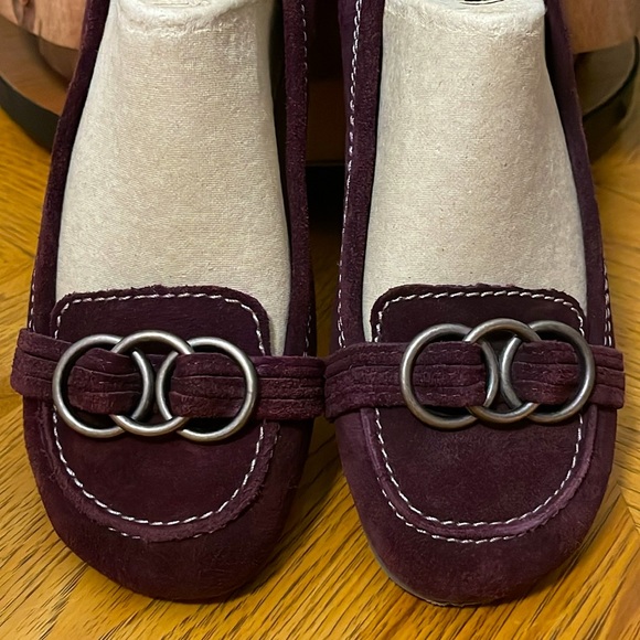 MOSSIMO SUEDE BURGUNDY SLIP ON SHOES - Picture 5 of 14